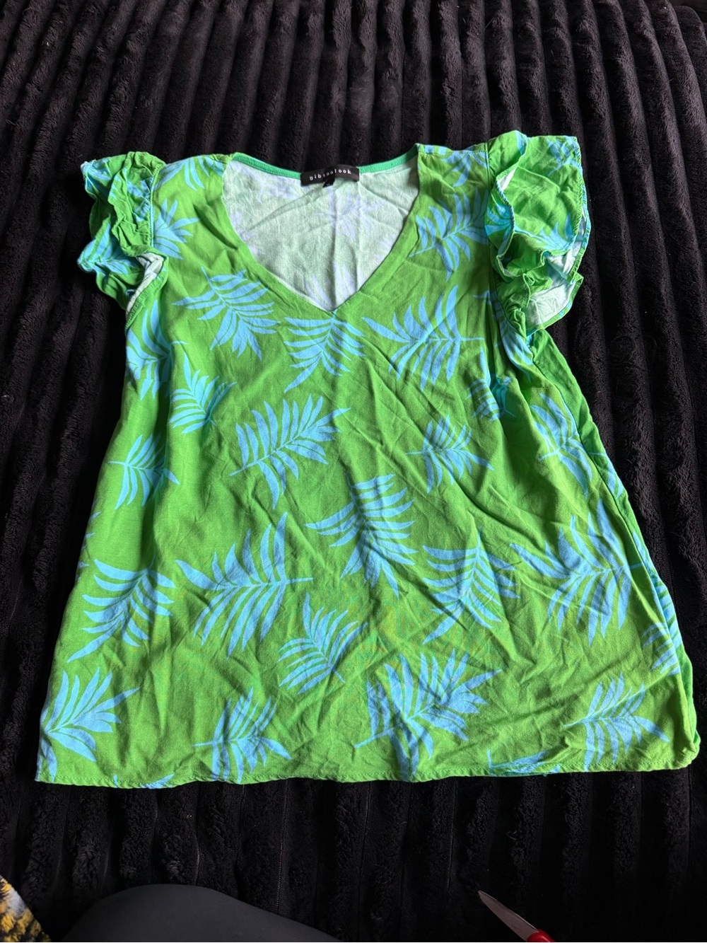 Bright Green Leaf Print V-Neck Flutter Sleeve Top